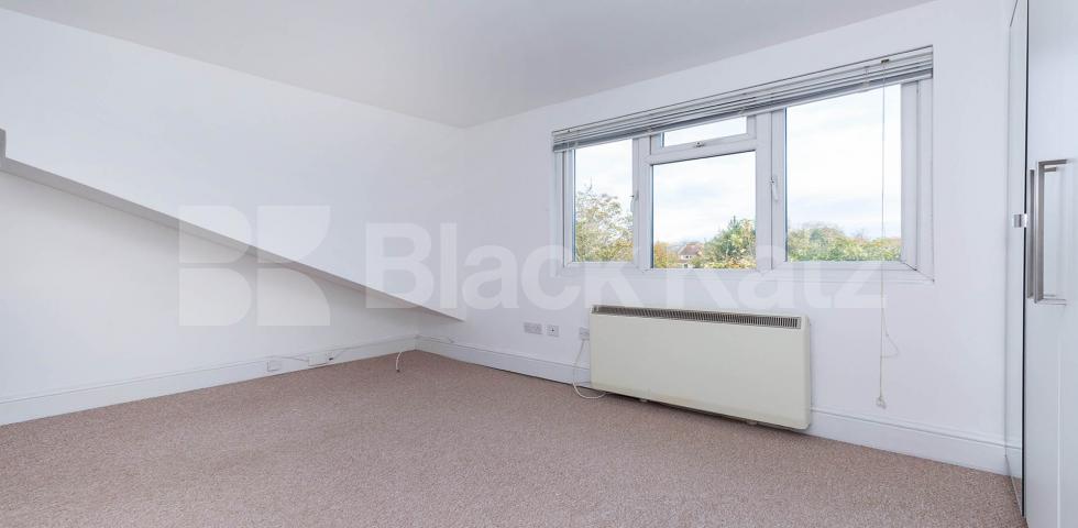 			VIRTUAL TOUR AVAILABLE!, 1 Bedroom, 1 bath, 1 reception Flat			 Tetherdown , Muswell Hill